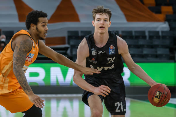 莱昂纳多 莱昂纳多