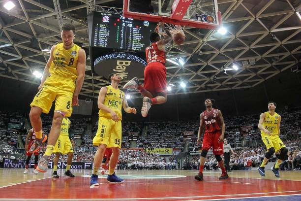 拜仁的战术 拜仁的战术